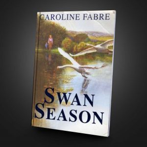 کتاب Swan Season